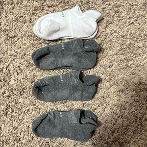 Feetures White and Gray Socks Set SMALL